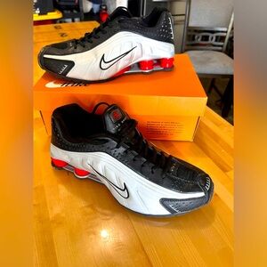Nike Shox size 10.5 great shape